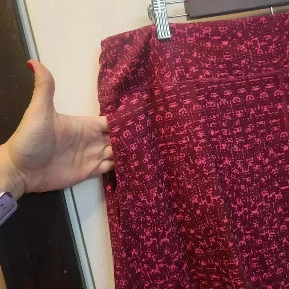 Mountain Hardwear Women's Sporty Skirt - Vibrant Pink Pattern- Pockets- size XL - Picture 2 of 8